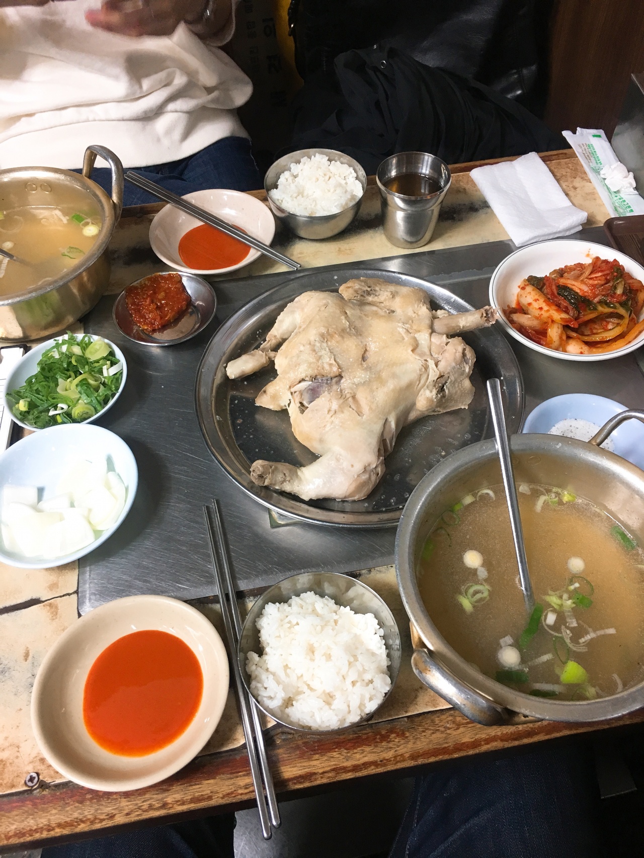 사랑방칼국수 매장 방문 후 남겨주신 고객 리뷰 사진입니다.