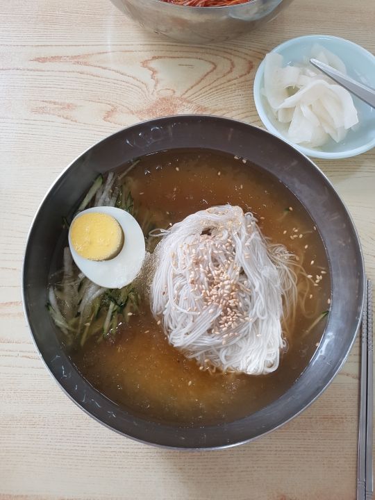 본정냉면 매장 방문 후 남겨주신 고객 리뷰 사진입니다.