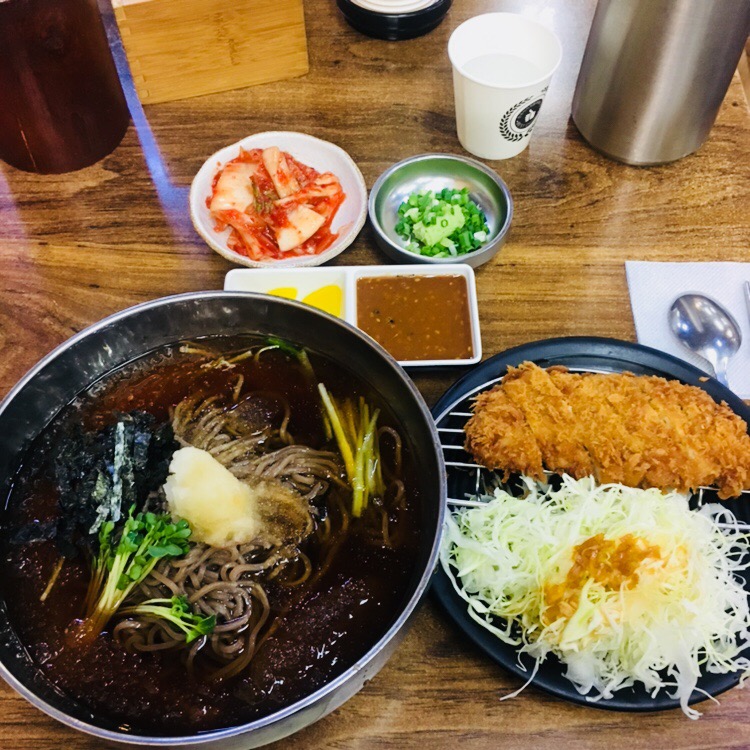 아빠곰수제돈까스 매장 방문 후 남겨주신 고객 리뷰 사진입니다.