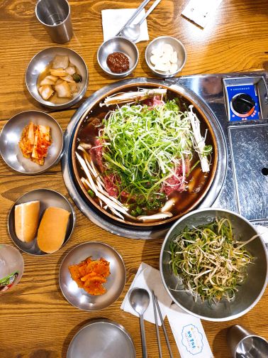 산더미불고기 매장 방문 후 남겨주신 고객 리뷰 사진입니다.