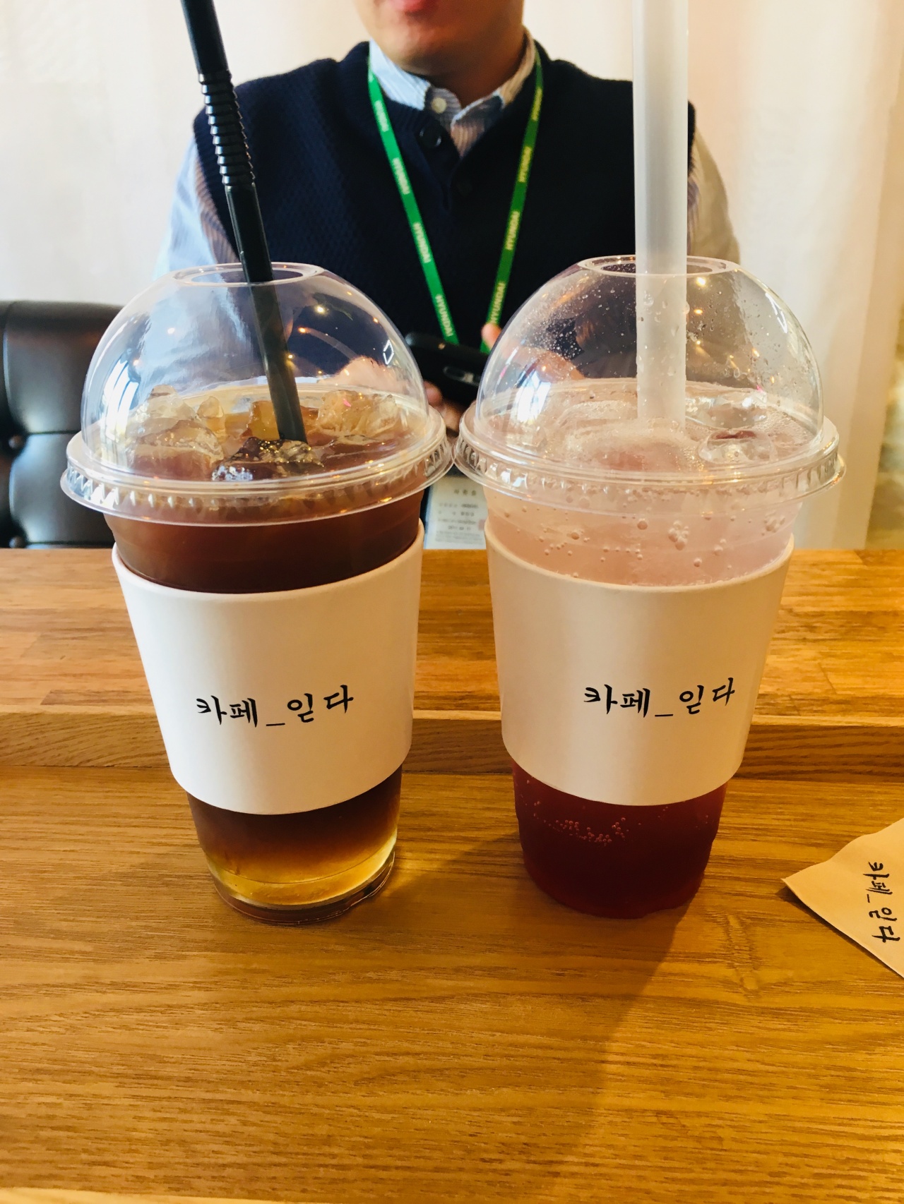 카페 읻다 매장 방문 후 남겨주신 고객 리뷰 사진입니다.