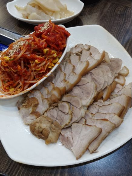 유가네칼국수 매장 방문 후 남겨주신 고객 리뷰 사진입니다.