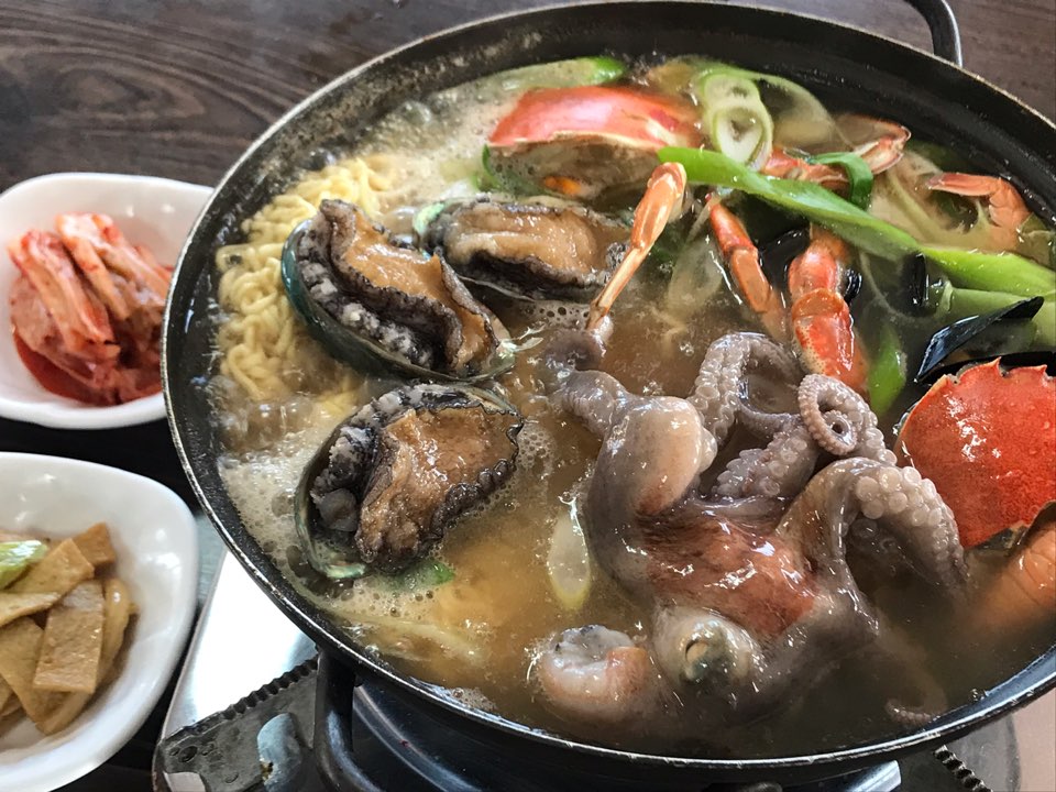 청호식당 매장 방문 후 남겨주신 고객 리뷰 사진입니다.