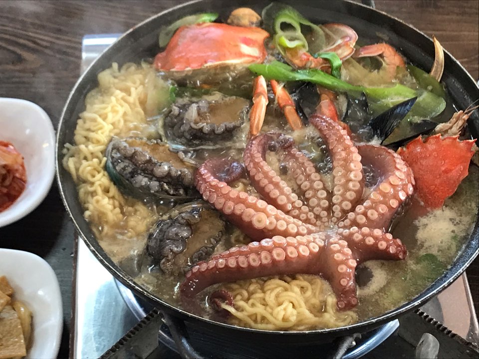 청호식당 매장 방문 후 남겨주신 고객 리뷰 사진입니다.