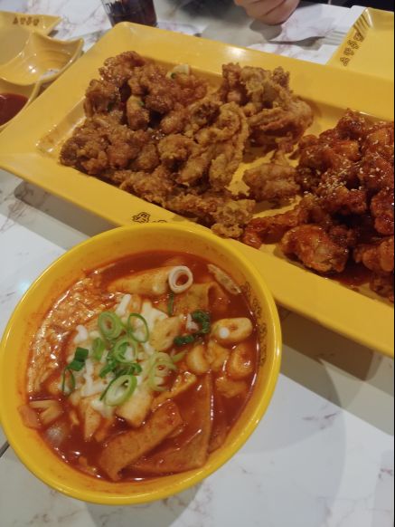 노랑통닭 매장 방문 후 남겨주신 고객 리뷰 사진입니다.