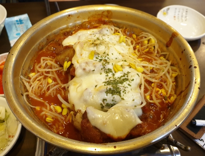 두꺼비식당 매장 방문 후 남겨주신 고객 리뷰 사진입니다.