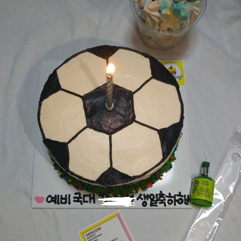 케이크빌리지 매장 방문 후 남겨주신 고객 리뷰 사진입니다.