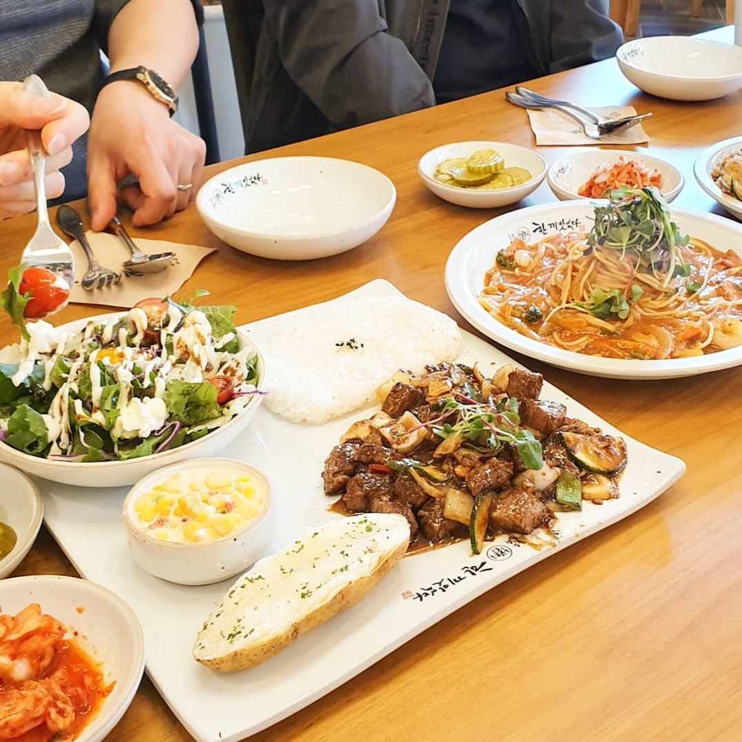 한끼맛있다 매장 방문 후 남겨주신 고객 리뷰 사진입니다.