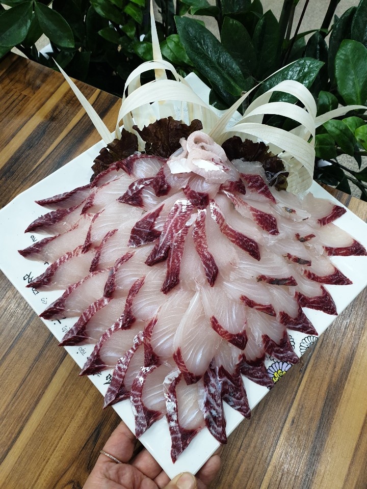 해안사랑종합어시장 매장 방문 후 남겨주신 고객 리뷰 사진입니다.