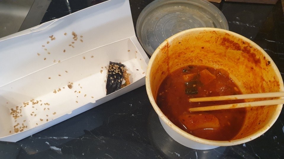 이조김밥 매장 방문 후 남겨주신 고객 리뷰 사진입니다.