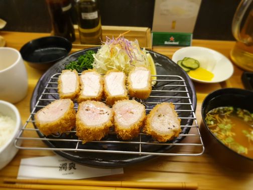 돈카츠윤석 매장 방문 후 남겨주신 고객 리뷰 사진입니다.