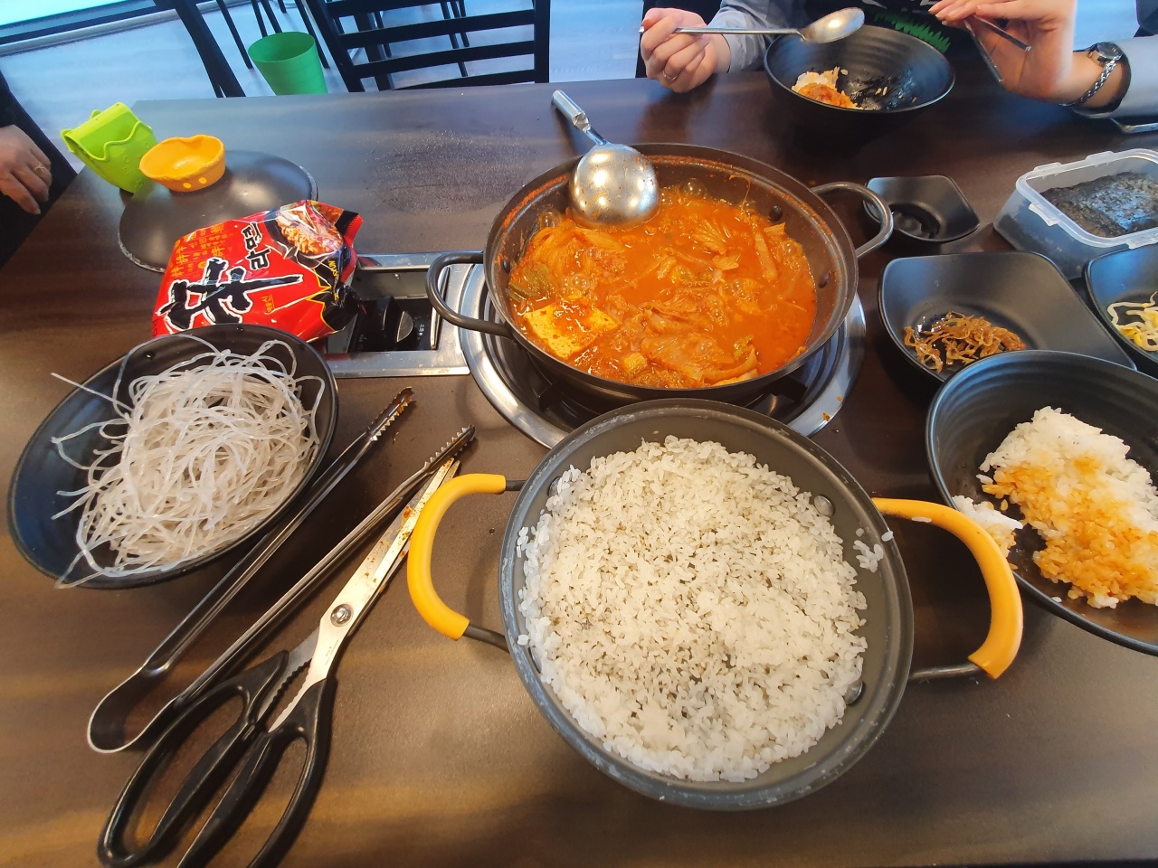 속초 냄비밥 김치찌개 매장 방문 후 남겨주신 고객 리뷰 사진입니다.