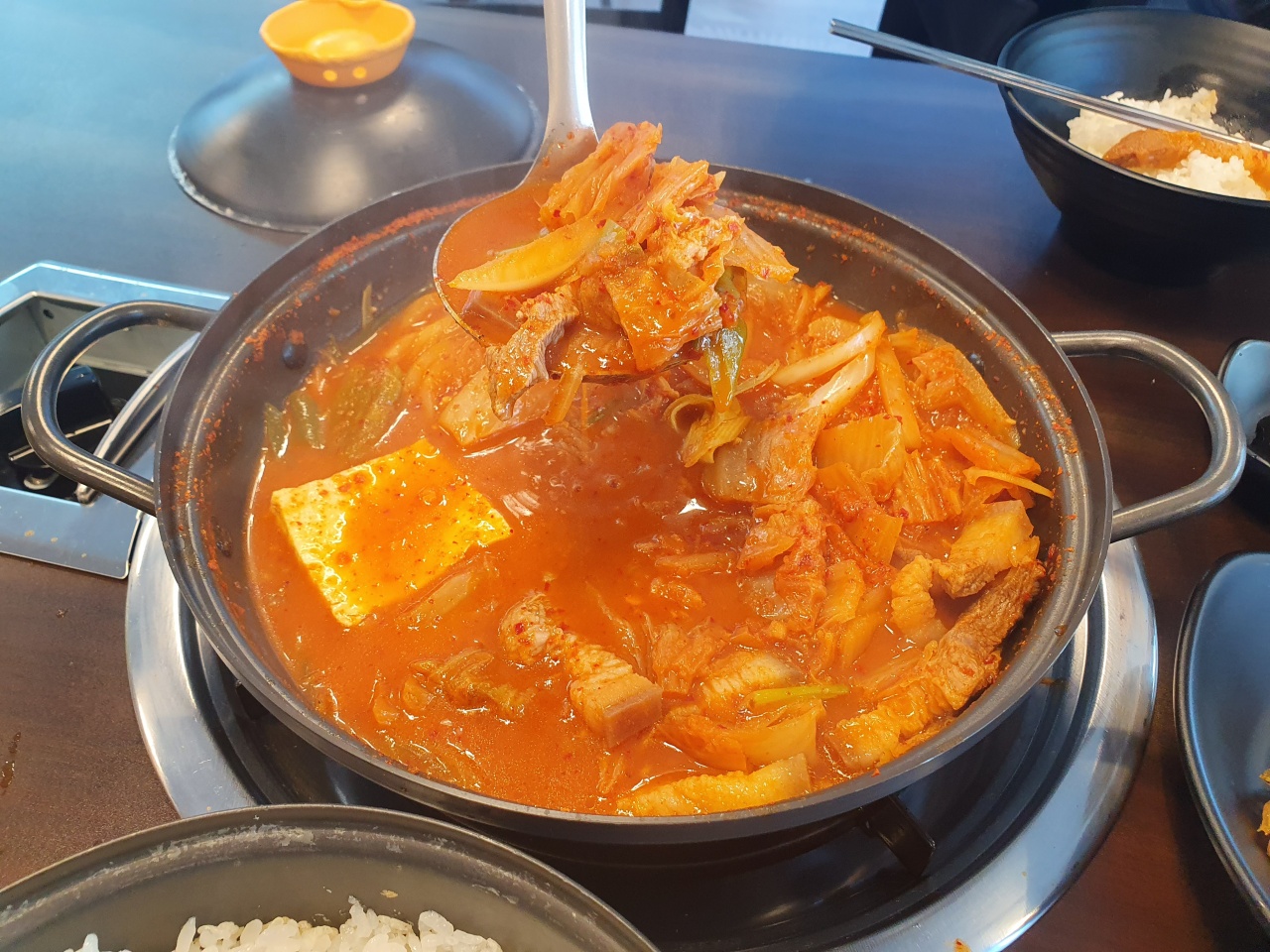 속초 냄비밥 김치찌개 매장 방문 후 남겨주신 고객 리뷰 사진입니다.