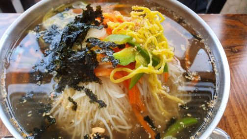 산마루멸치국수 매장 방문 후 남겨주신 고객 리뷰 사진입니다.