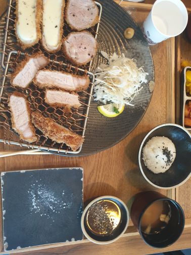 삼백돈 돈가츠 매장 방문 후 남겨주신 고객 리뷰 사진입니다.