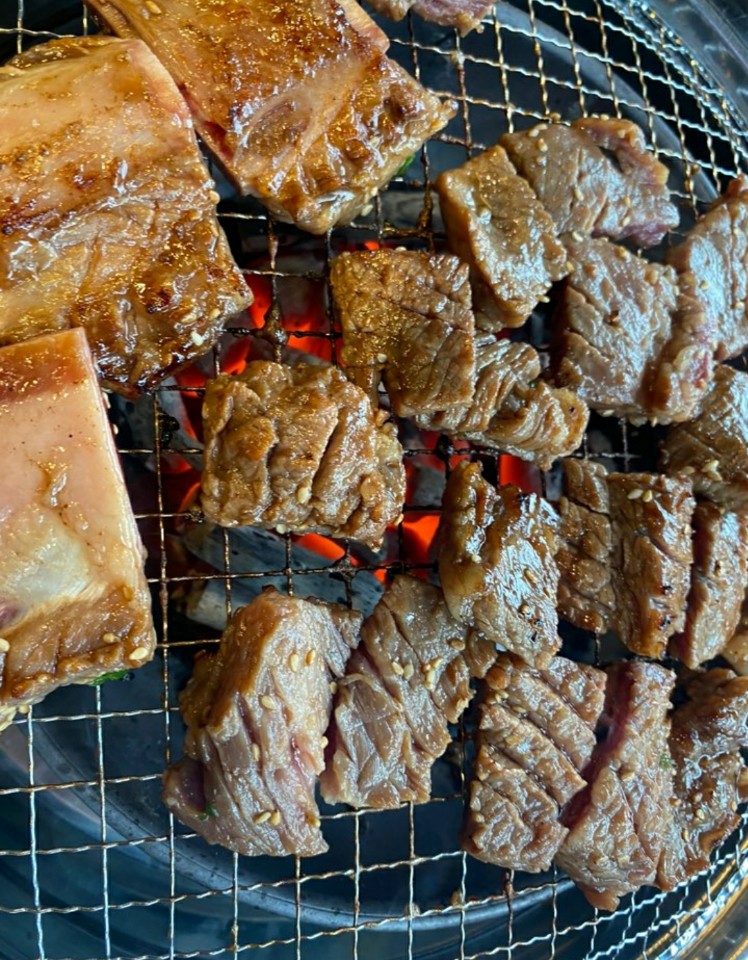 지즐 숯불갈비 매장 방문 후 남겨주신 고객 리뷰 사진입니다.