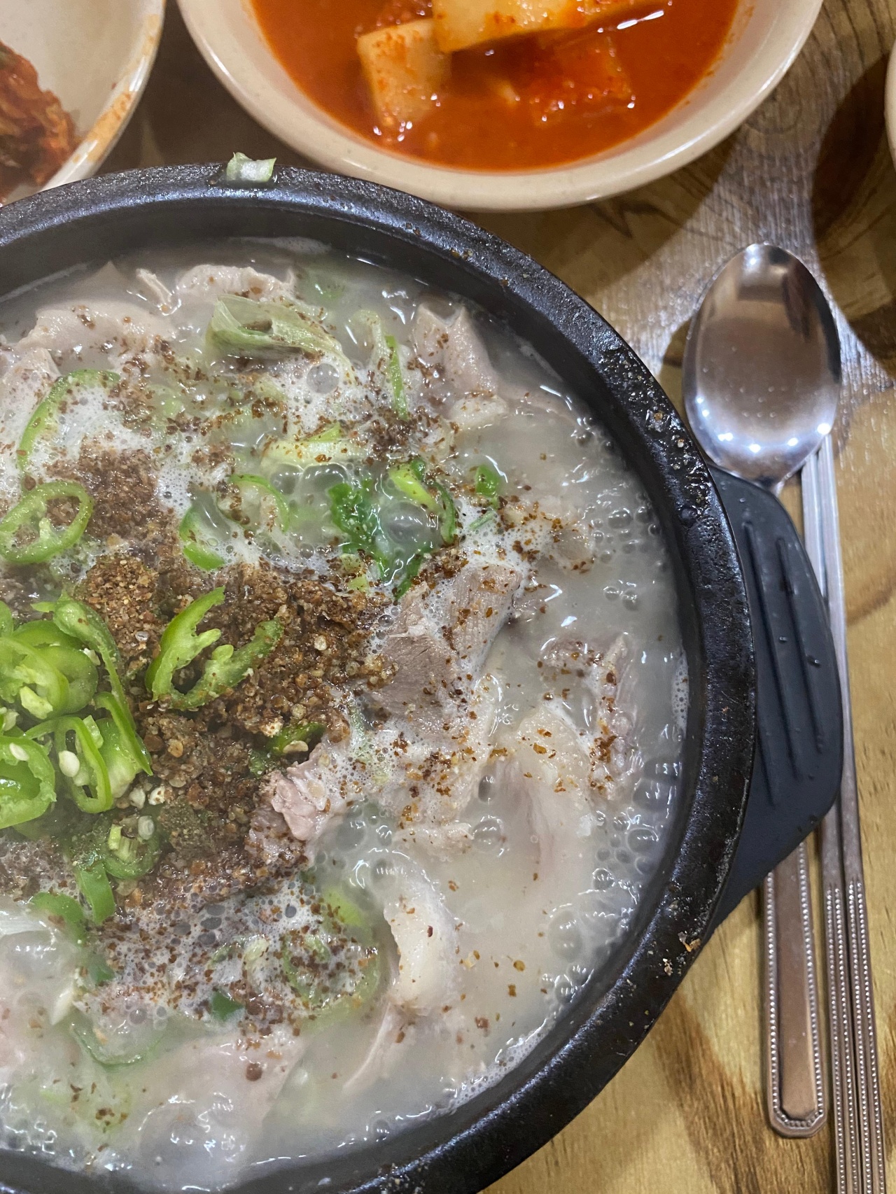 경춘식당 매장 방문 후 남겨주신 고객 리뷰 사진입니다.