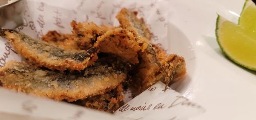 와인북카페 매장 방문 후 남겨주신 고객 리뷰 사진입니다.