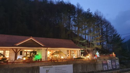 카페 아라미스 매장 방문 후 남겨주신 고객 리뷰 사진입니다.