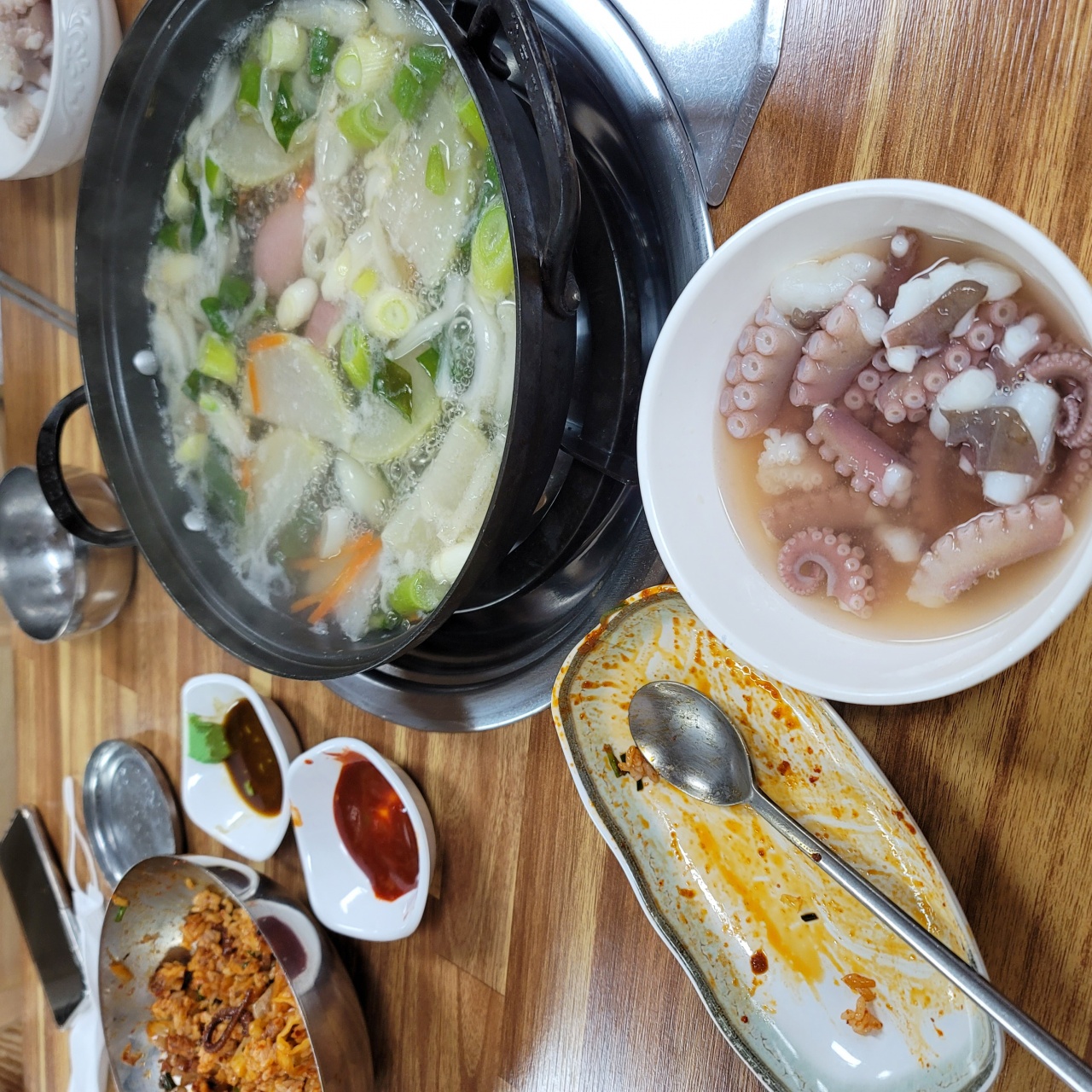 용천식당 매장 방문 후 남겨주신 고객 리뷰 사진입니다.