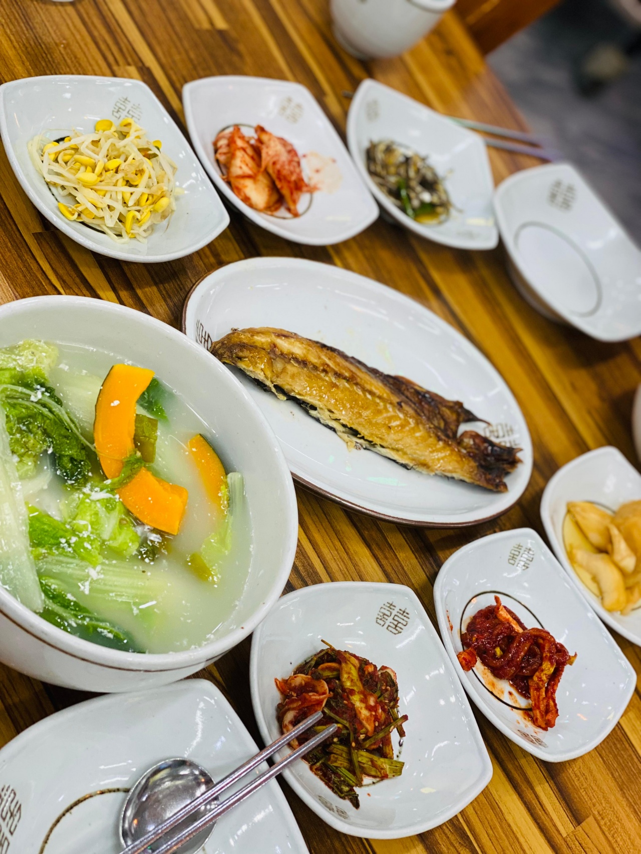 네거리식당 매장 방문 후 남겨주신 고객 리뷰 사진입니다.
