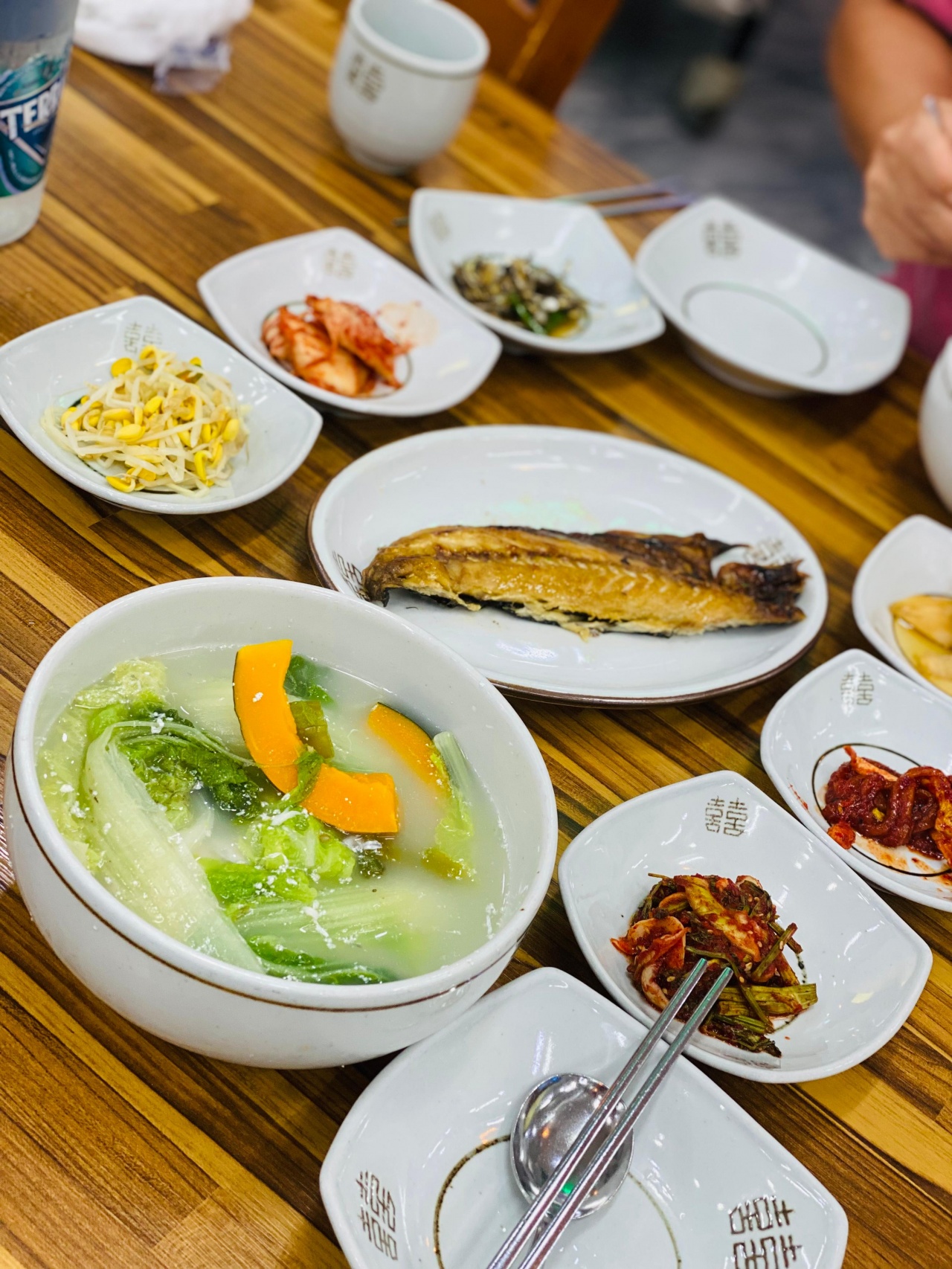네거리식당 매장 방문 후 남겨주신 고객 리뷰 사진입니다.
