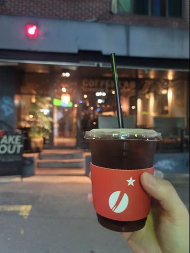 커피랩 매장 방문 후 남겨주신 고객 리뷰 사진입니다.