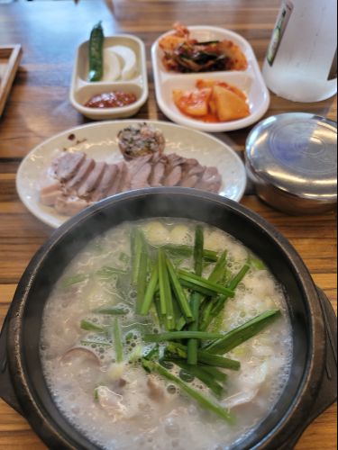 오복순대국 매장 방문 후 남겨주신 고객 리뷰 사진입니다.