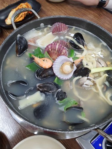 미애네칼국수 마시안해변점 매장 방문 후 남겨주신 고객 리뷰 사진입니다.
