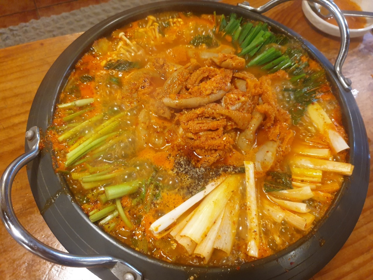 진사골 국밥&육회물회 매장 방문 후 남겨주신 고객 리뷰 사진입니다.