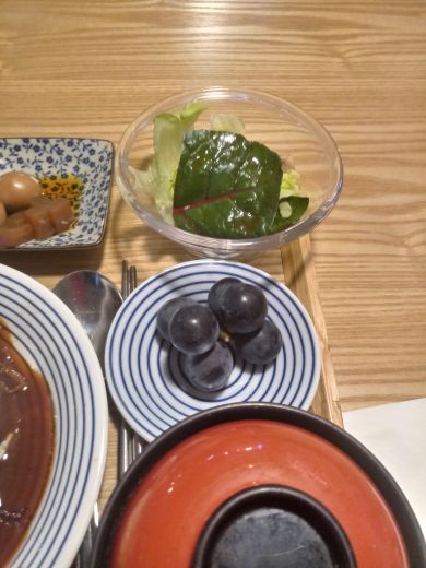 윤휘식당 매장 방문 후 남겨주신 고객 리뷰 사진입니다.