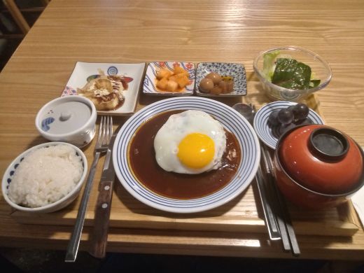 윤휘식당 매장 방문 후 남겨주신 고객 리뷰 사진입니다.