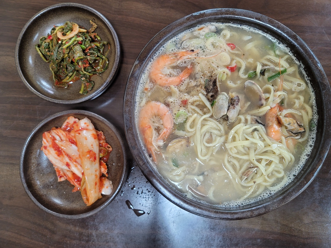 백사장해물칼국수 매장 방문 후 남겨주신 고객 리뷰 사진입니다.