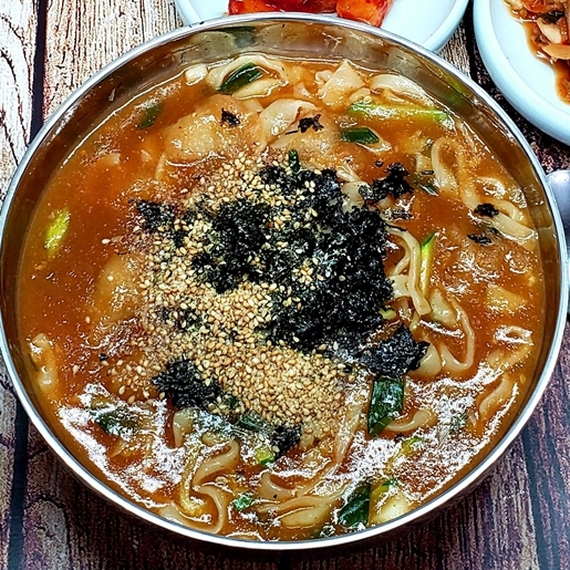 정선이모네식당 매장 방문 후 남겨주신 고객 리뷰 사진입니다.