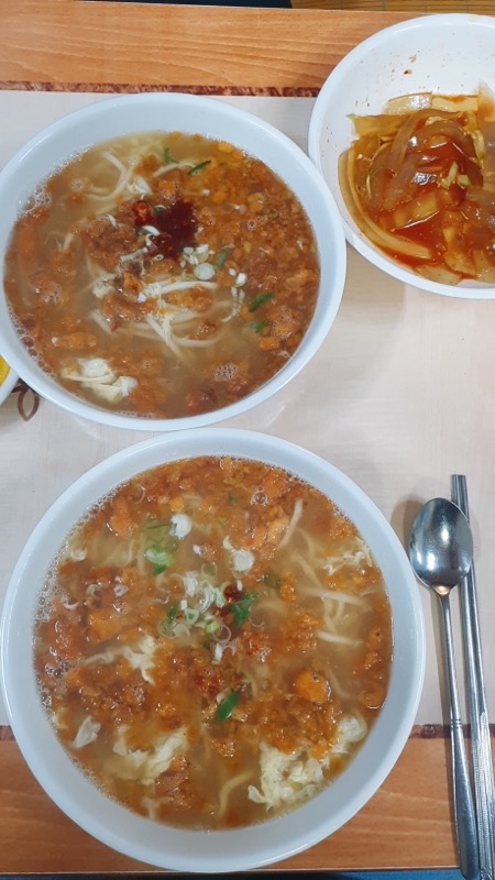 골목집칼국수 매장 방문 후 남겨주신 고객 리뷰 사진입니다.