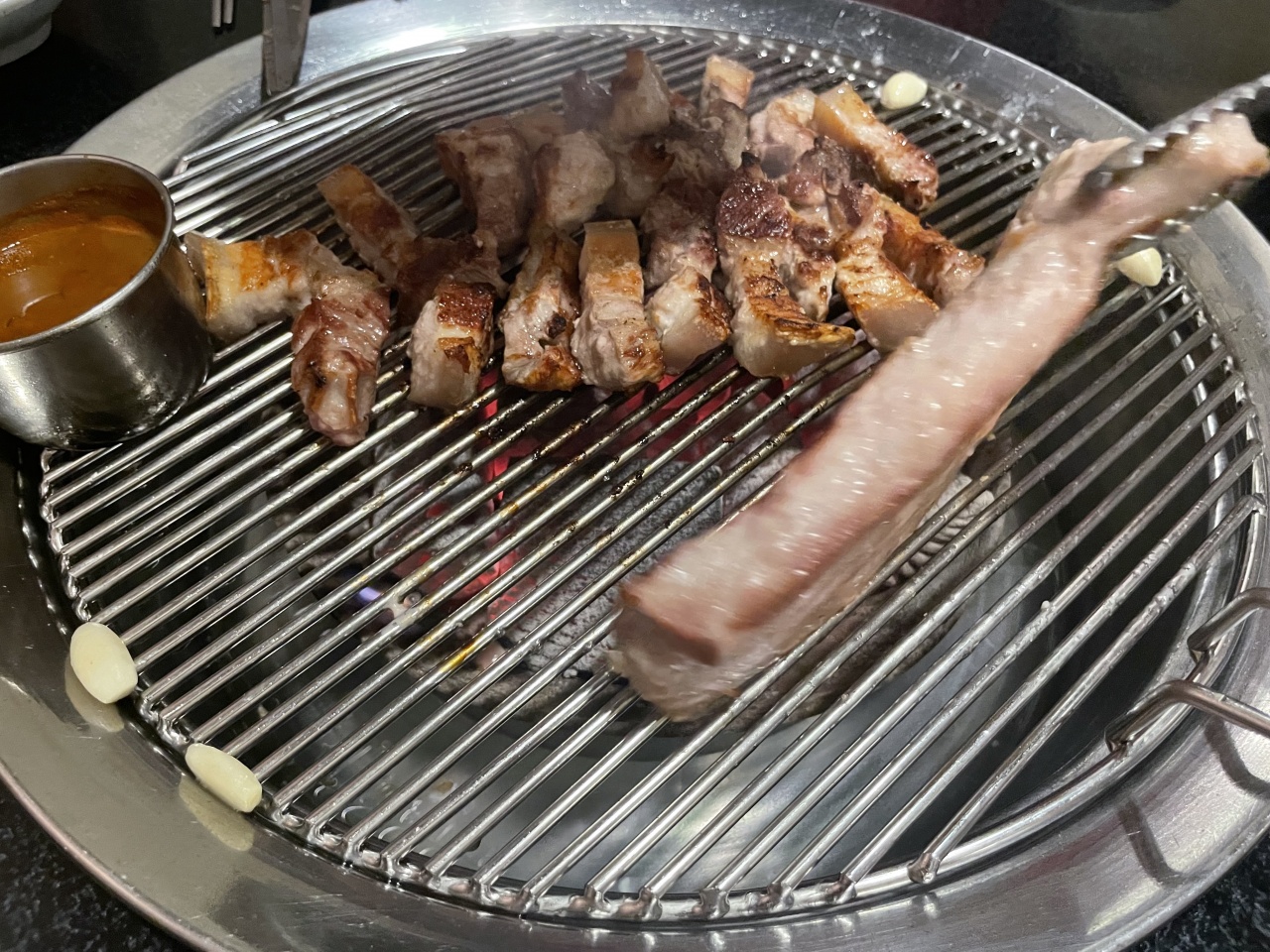 제주홍돼지 매장 방문 후 남겨주신 고객 리뷰 사진입니다.