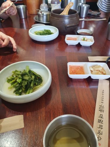 대궐봉평막국수 매장 방문 후 남겨주신 고객 리뷰 사진입니다.