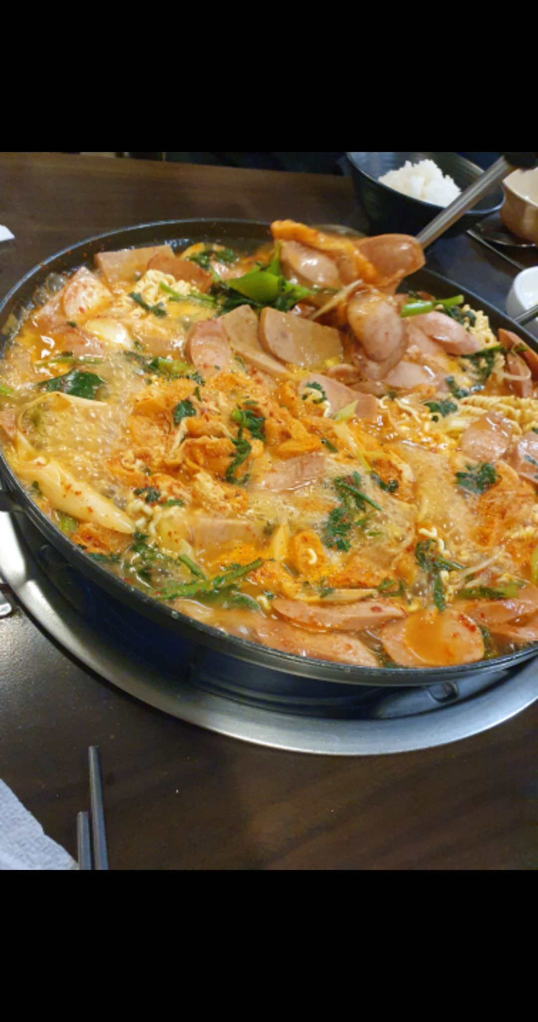 오빠네부대찌개 매장 방문 후 남겨주신 고객 리뷰 사진입니다.