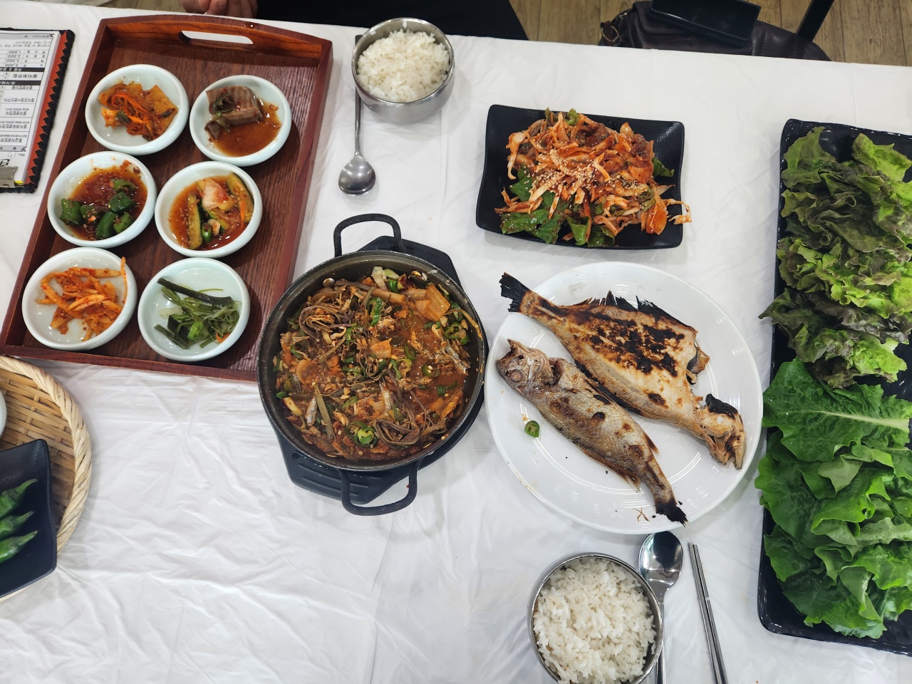란이식당 매장 방문 후 남겨주신 고객 리뷰 사진입니다.