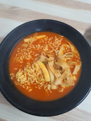 토이분식 매장 방문 후 남겨주신 고객 리뷰 사진입니다.