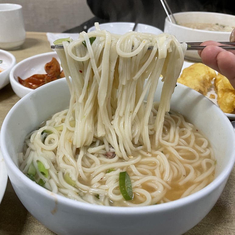 고향손칼국수 매장 방문 후 남겨주신 고객 리뷰 사진입니다.