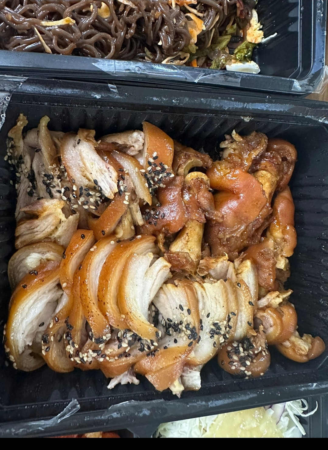 청년족발 매장 방문 후 남겨주신 고객 리뷰 사진입니다.
