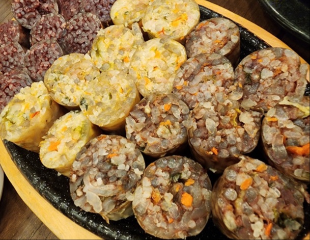 신의주찹쌀순대 매장 방문 후 남겨주신 고객 리뷰 사진입니다.