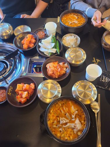 수백당돼지국밥 매장 방문 후 남겨주신 고객 리뷰 사진입니다.