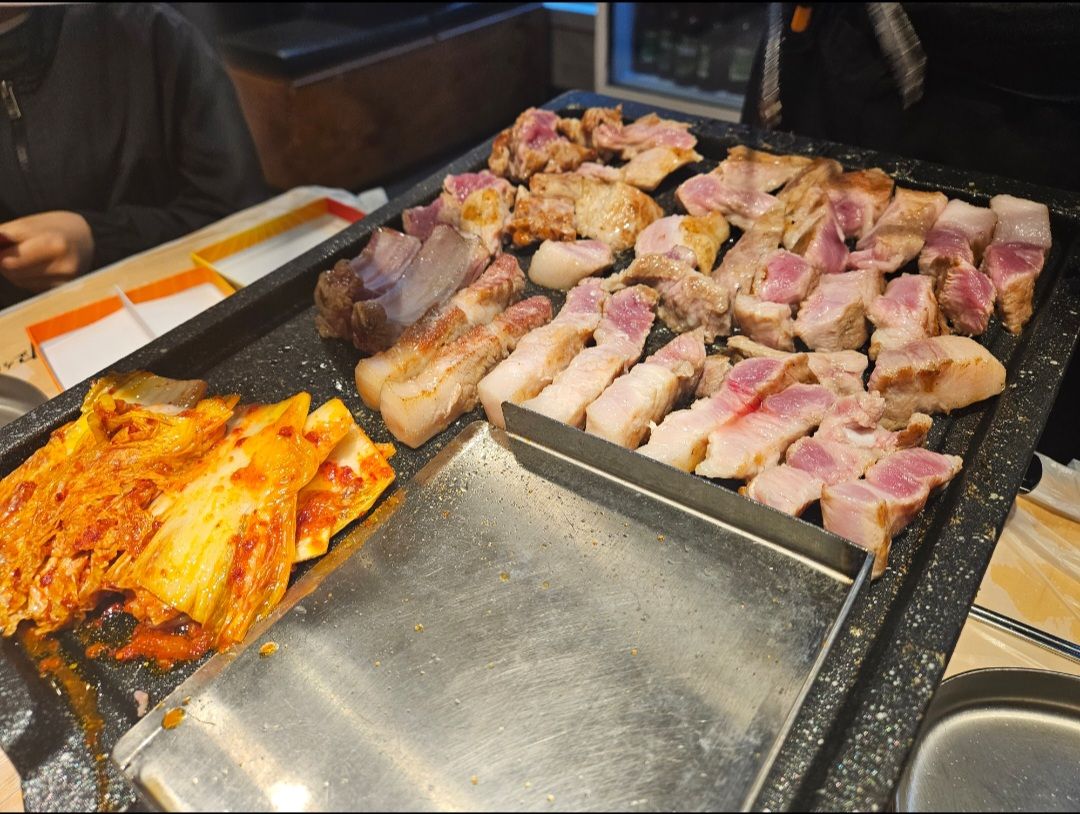 하남돼지집 강남역점 매장 방문 후 남겨주신 고객 리뷰 사진입니다.