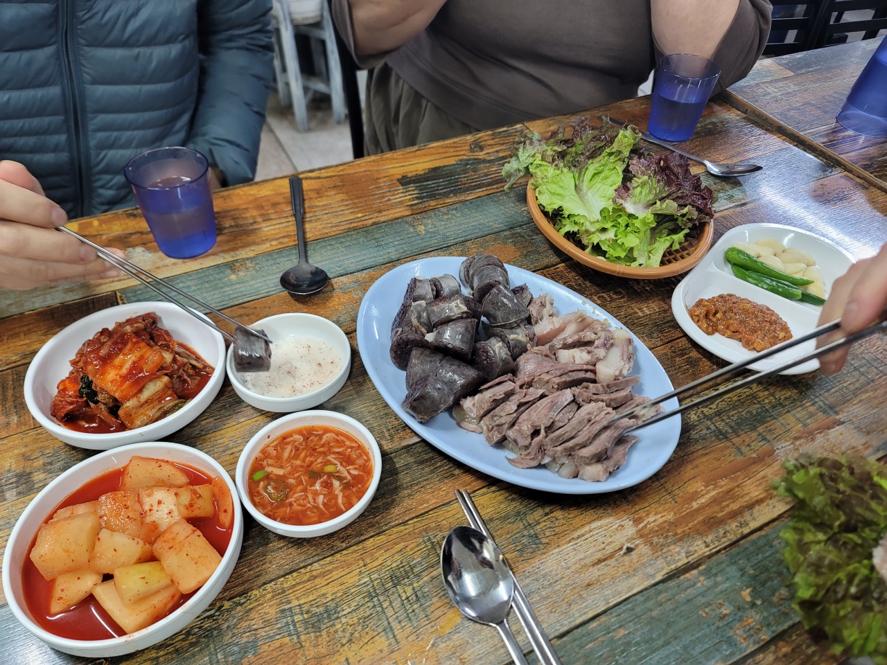 한방족발 매장 방문 후 남겨주신 고객 리뷰 사진입니다.