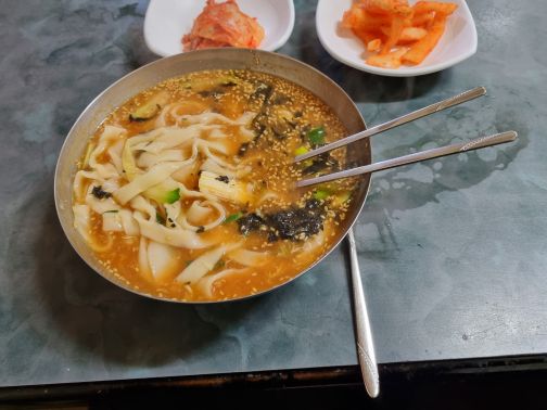 형제칼국수 매장 방문 후 남겨주신 고객 리뷰 사진입니다.