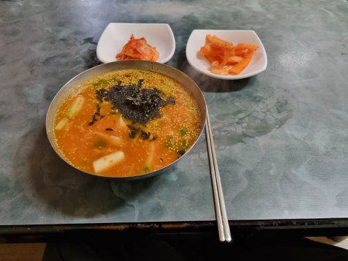 형제칼국수 매장 방문 후 남겨주신 고객 리뷰 사진입니다.