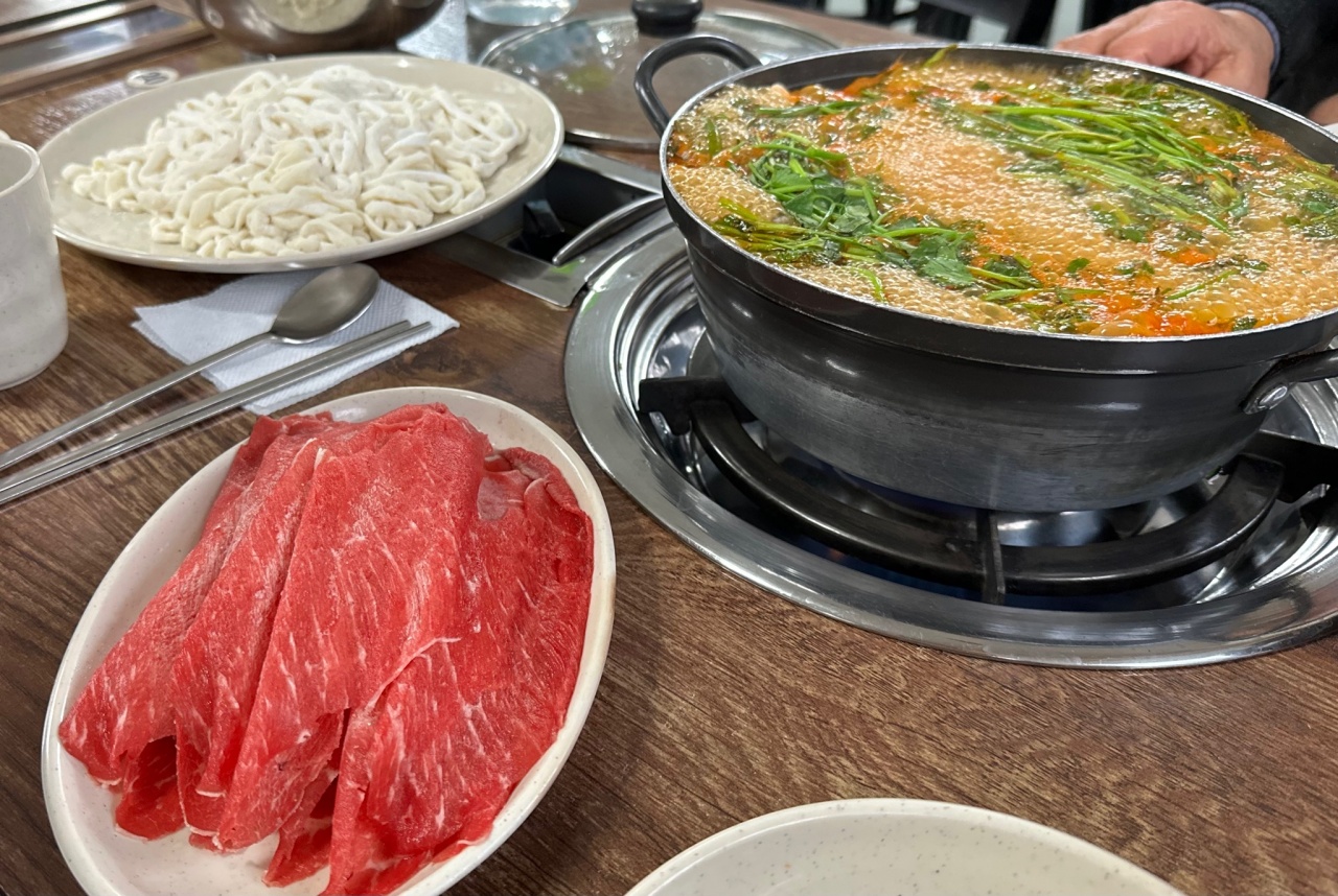 봉덕칼국수 매장 방문 후 남겨주신 고객 리뷰 사진입니다.