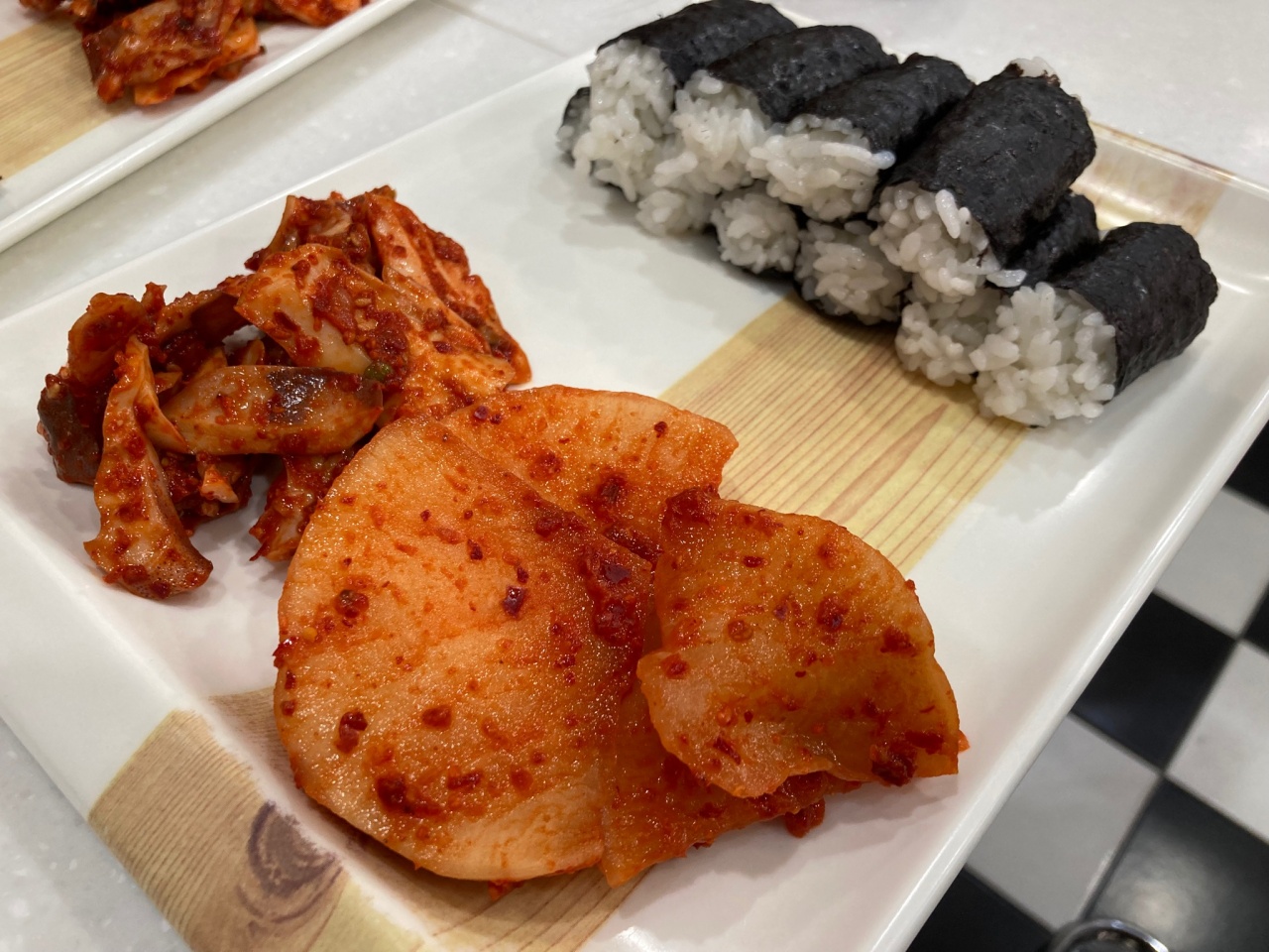 충무김밥 매장 방문 후 남겨주신 고객 리뷰 사진입니다.
